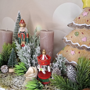 Adventi koszorú diótörővel - karácsony - karácsonyi lakásdekoráció - karácsonyi lakásdíszek - Meska.hu