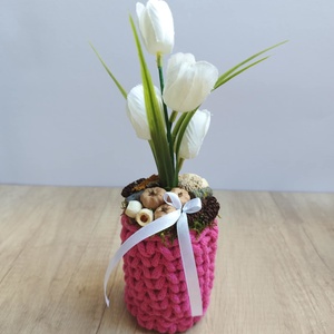 Krókuszos tavaszi virágdísz horgolt kaspóban - otthon & életmód - dekoráció - asztal és polc dekoráció - asztaldísz - Meska.hu
