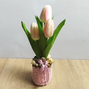 Tulipános tavaszi asztaldísz horgolt kaspóban - Meska.hu