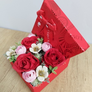 Valentin napi virágdoboz  - otthon & életmód - virágdekoráció - virágok - virágbox - Meska.hu