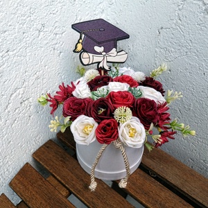Ballagási virág ballagási ajándék diplomaosztó ajándék, Otthon & Életmód, Virágdekoráció, Virágdíszek, Asztali virágdísz, Virágkötés, MESKA