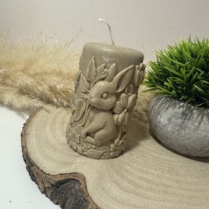 Húsvéti Nyuszis Dekor Henger Gyertya - Barna - Meska.hu