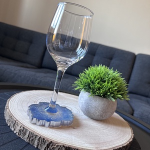 Különleges borospohár egyedi tervezésű, díszített talppal - Kék, Otthon & Életmód, Konyhafelszerelés, tálalás, Tálalás, Boros poharak, szettek, Üvegművészet, MESKA