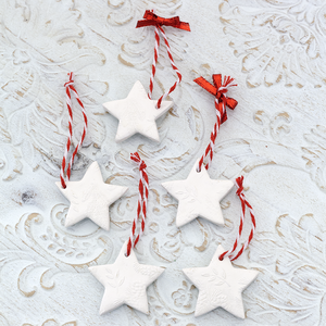 Fehér Kerámia Karácsonyi Csillag  Dísz Szett Mintás 5 db, Karácsony, Karácsonyi lakásdekoráció, Karácsonyfadíszek, Gyurma, Festett tárgyak, MESKA