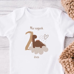 Születesnapi dinós baba body - Meska.hu