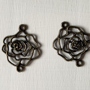 Kiárusítás, réz színű rózsa alakú, fém medál  - kellékek & szerszámok - ékszerkellék - charmok - Meska.hu