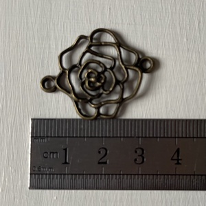 Kiárusítás, réz színű rózsa alakú, fém medál  - kellékek & szerszámok - ékszerkellék - charmok - Meska.hu
