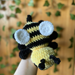 Horgolt plüss méhecske - játék & sport - plüssállat & játékfigura - más figura - Meska.hu
