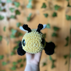 Horgolt plüss méhecske - játék & sport - plüssállat & játékfigura - más figura - Meska.hu