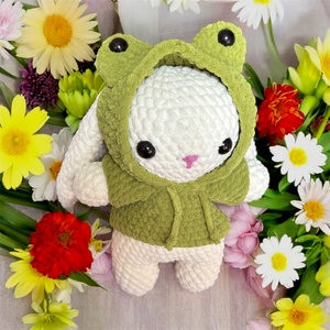 Horgolt nyuszi békás pulcsiban (amigurumi), Játék & Sport, Plüssállat & Játékfigura, Nyuszi, Horgolás, MESKA