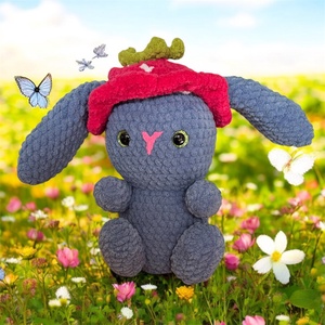 Horgolt epres sapkás nyuszi (amigurumi), Játék & Sport, Plüssállat & Játékfigura, Nyuszi, Horgolás, MESKA