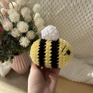 Horgolt méhecske - játék & sport - plüssállat & játékfigura - más figura - Meska.hu