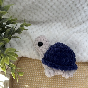 Horgolt teknős (sötetkék) - játék & sport - plüssállat & játékfigura - más figura - Meska.hu