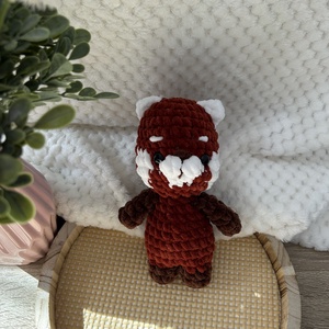 Horgolt vöröspanda, Játék & Sport, Plüssállat & Játékfigura, Más figura, Horgolás, Varrás, MESKA