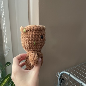 Horgolt plüss Groot - játék & sport - plüssállat & játékfigura - plüss mesefigurák - Meska.hu