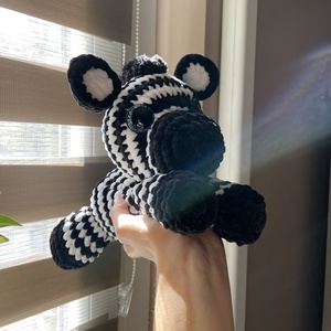 Horgolt plüss zebra - játék & sport - plüssállat & játékfigura - más figura - Meska.hu