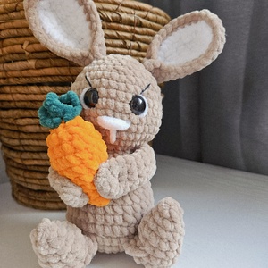 Puha Horgolt Morcos Nyuszi Répával, Játék & Sport, Plüssállat & Játékfigura, Nyuszi, , MESKA