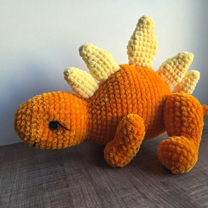 Pihe puha stegosaurus, Játék & Sport, Plüssállat & Játékfigura, Plüss dínók, Horgolás, MESKA