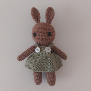 Horgolt nyuszi, kantáros szoknyával (005), Játék & Sport, Plüssállat & Játékfigura, Nyuszi, Horgolás, MESKA