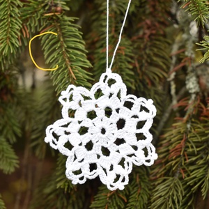Horgolt hópehely - karácsonyfadísz  - karácsony - karácsonyi lakásdekoráció - karácsonyfadíszek - Meska.hu