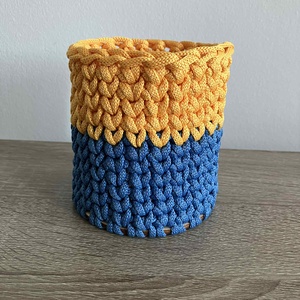 Horgolt ceruzatartó (kék-sárga) - otthon & életmód - papír, írószer - tolltartó & ceruzatekercs - Meska.hu Horgolt ceruzatartó (kék-sárga) - otthon & életmód - papír, írószer - tolltartó & ceruzatekercs - Meska.hu