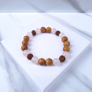 Rózsakvarc-szantálfa-rudraksha ásvány karkötő, Ékszer, Karkötő, Ásványkarkötő, Gyöngyfűzés, gyöngyhímzés, MESKA