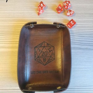 Let the dice decide! feliratú kockadobó tálca, Játék & Sport, Táblajáték és Kártyajáték, Társasjátékok, Dobókocka, , MESKA