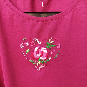 Kzzel himzett egyedi póló , Ruha & Divat, Női ruha, Póló, felső, Hímzés, MESKA