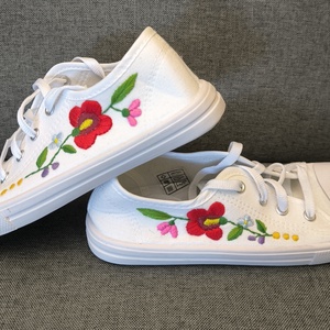 Himzett gyerek tornacipő - Meska.hu