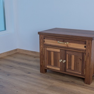 Diófa éjjeli szekrény, Otthon & Életmód, Bútor, Szekrény, Famegmunkálás, MESKA