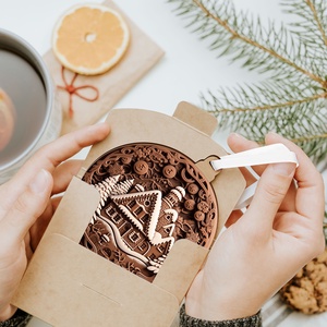 Mézeskalács házikó téli erdőben karácsonyfadísz - karácsony - karácsonyi lakásdekoráció - karácsonyfadíszek - Meska.hu