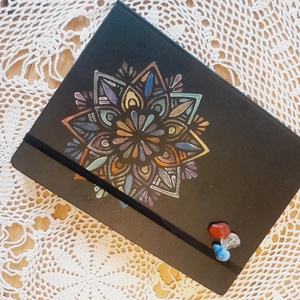 Mandala díszítésű napló vagy fényképalbum ajándék digitális mantragyűjteménnyel és kollázsalapppal - otthon & életmód - papír, írószer - jegyzetfüzet & napló - Meska.hu