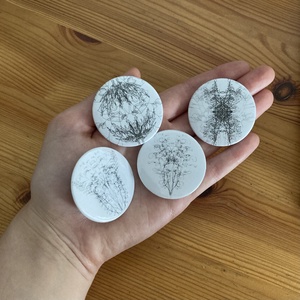 Nővénymotívum grafikával ellátott kitűző, Ékszer, Kitűző és Bross, Fotó, grafika, rajz, illusztráció, MESKA