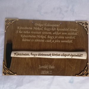 Szülőköszöntő fali kalpácsos pácolt fa tábla Édesapáknak és Nagypapáknak - esküvő - emlék & ajándék - szülőköszöntő ajándék - Meska.hu