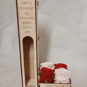 Szülőköszöntő szett, pálinkatartó és virágbox 4 nagyfejű selyem rózsával gravírozott díszdobozban , Esküvő, Emlék & Ajándék, Szülőköszöntő ajándék, Famegmunkálás, Gravírozás, pirográfia, MESKA