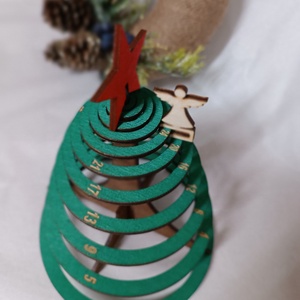 Spirál fenyő adventi lépegető, Karácsony, Adventi díszek, Adventi naptár, Famegmunkálás, Gravírozás, pirográfia, MESKA