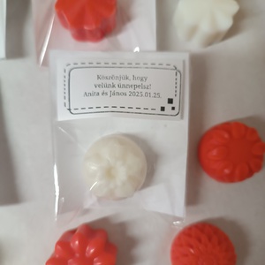 Köszönetajándék bonbon illatviasz több színben és illatban - esküvő - emlék & ajándék - köszönőajándék - Meska.hu