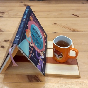 Könyv (és tea) pihentető (1) - otthon & életmód - konyhafelszerelés, tálalás - sütés, főzés - vágódeszka - Meska.hu