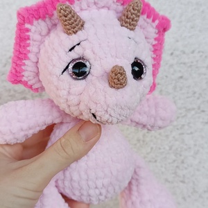 Rózsaszín triceratops figura  - Meska.hu
