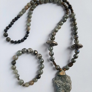 Labradorit nyers medálos nyakék és karkötő garnitúra - ékszer - nyaklánc - medálos nyaklánc - Meska.hu