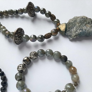 Labradorit nyers medálos nyakék és karkötő garnitúra - ékszer - nyaklánc - medálos nyaklánc - Meska.hu