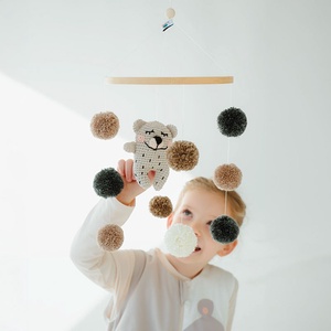 Horgolt macis kiságyforgó pomponokkal, Játék & Sport, 3 éves kor alattiaknak, Kiságyforgó, Horgolás, MESKA