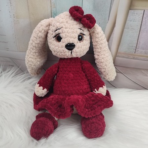Horgolt amigurumi nyuszi fodros ruhában, Játék & Sport, Plüssállat & Játékfigura, Nyuszi, Horgolás, MESKA