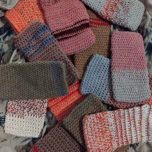 Zsepitartó, piros csík - táska & tok - pénztárca & más tok - zsebkendőtartó tok - Meska.hu