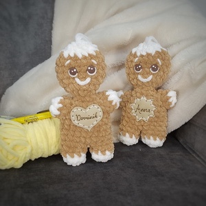 Horgolt mézike egyedi névvel - Meska.hu