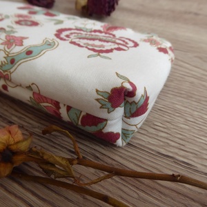 Rózsaszín virágos tolltartó, sminkes neszeszer - otthon & életmód - papír, írószer - tolltartó & ceruzatekercs - Meska.hu