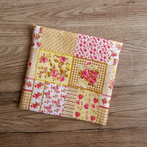 Bézs színes patchwork mintás szendvicstartó újraszalvéta nowaste - táska & tok - uzsonna- & ebéd tartó - szendvics csomagoló - Meska.hu