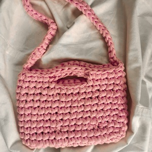Kézzel készült rózsaszín válltáska - Meska.hu