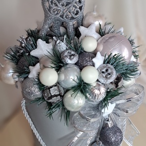 Adventi csillogó ezüst őzikés asztaldísz, Karácsony, Adventi díszek, Adventi asztaldísz, Virágkötés, MESKA