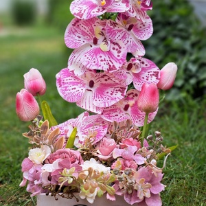 Orchideás asztaldísz óvoda bölcsöde ballagás ajándék, Otthon & Életmód, Dekoráció, Asztal és polc dekoráció, Asztaldísz, , MESKA